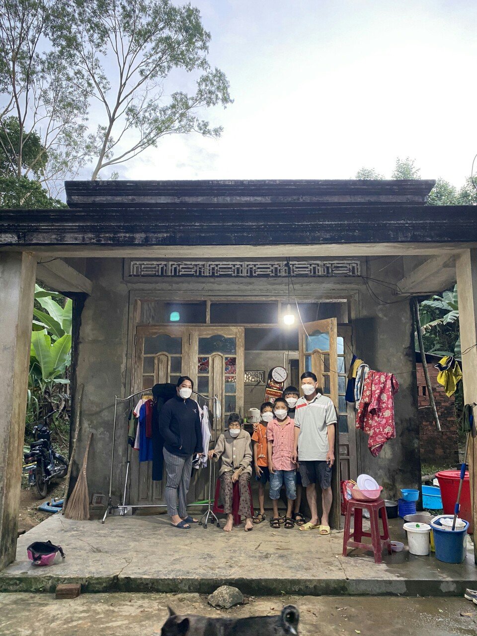 Kids Promise Charity | Thay mới mái ngói cho gia đình anh Thái Viết Trường.